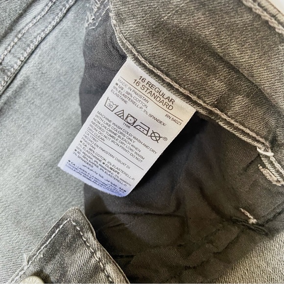 Old Navy High-Rise Rockstar Skinny Jeans - Picture 9 of 11